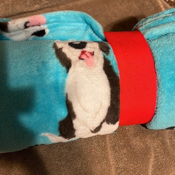 Oh My Disney dog fleece throw blanket 50”+ 60” very soft new still original wrap - Picture 2 of 4